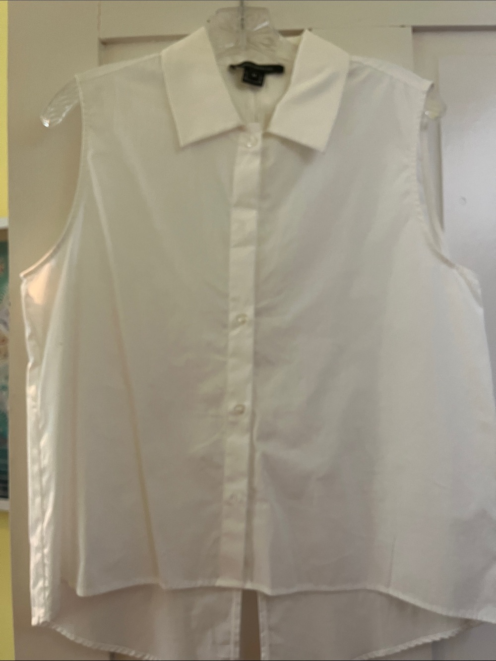 French Connection White Sleeveless Button-Front Blouse